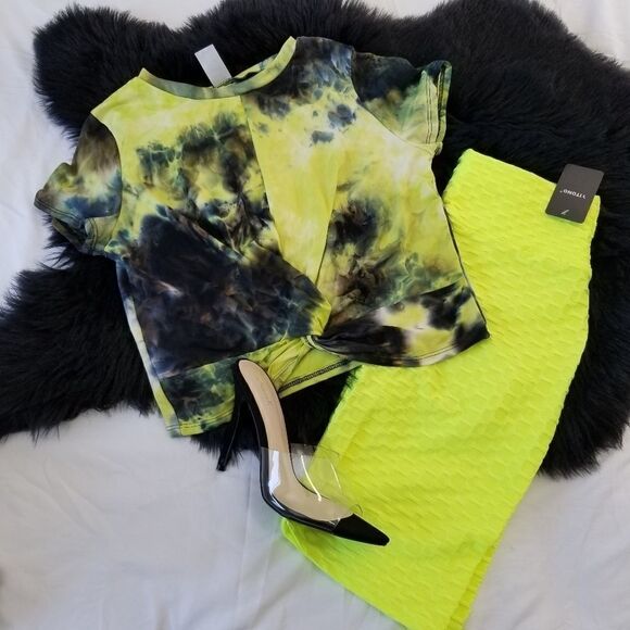 Supernova tie dye twist front top - Picture 3 of 7